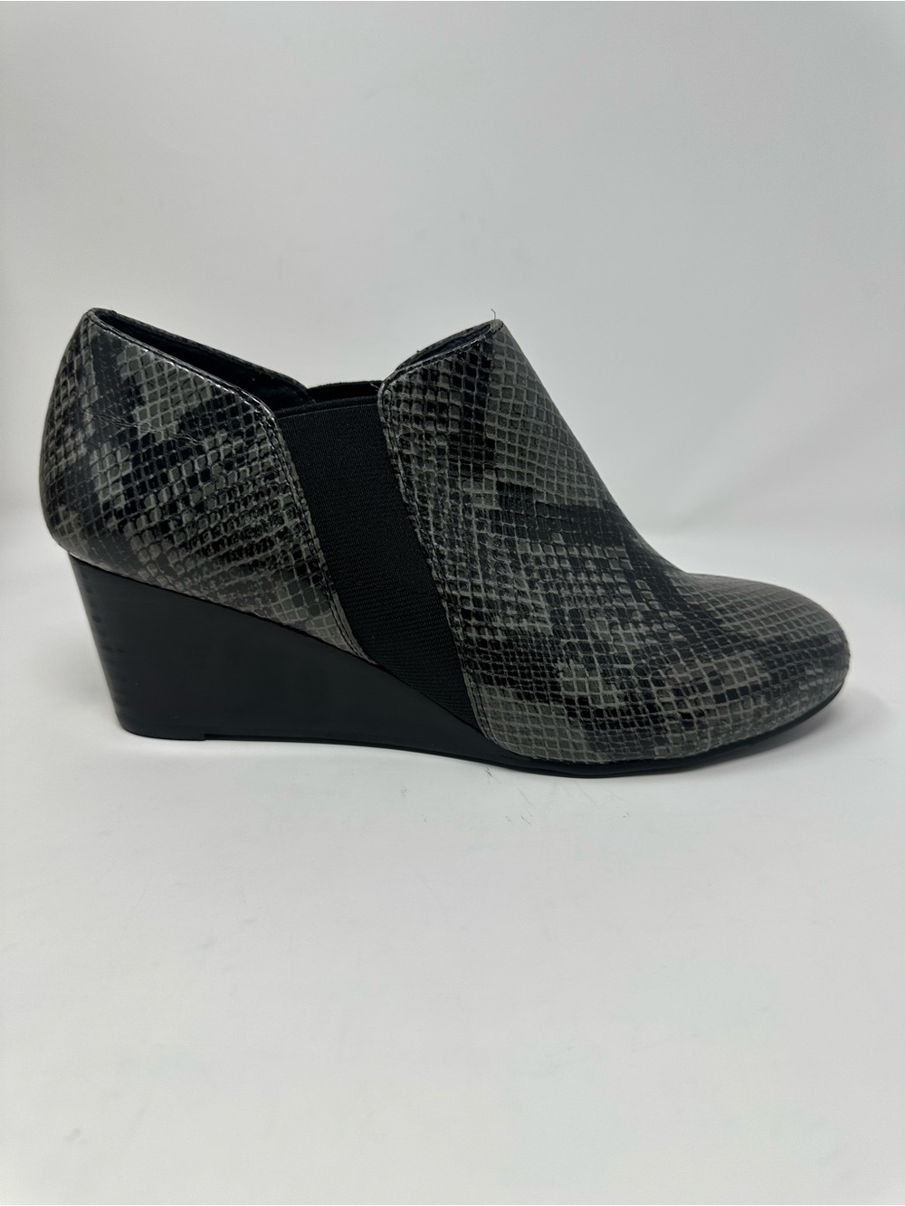 Vionic Orthotic Tanton Grey Leather Python Snake Pattern Wedges Women's Size 8